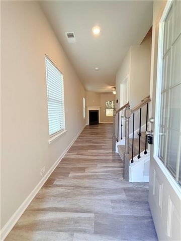 3946 Kingfisher Drive, Atlanta, GA 30349