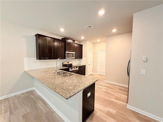 3946 Kingfisher Drive, Atlanta, GA 30349