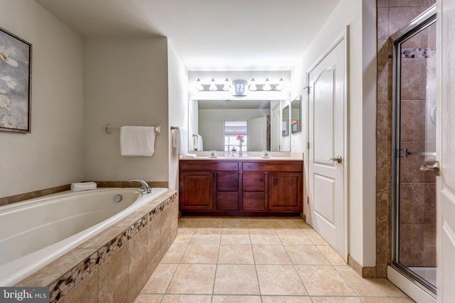 2604 ROCKLEDGE CT, Chester Springs, PA 19425