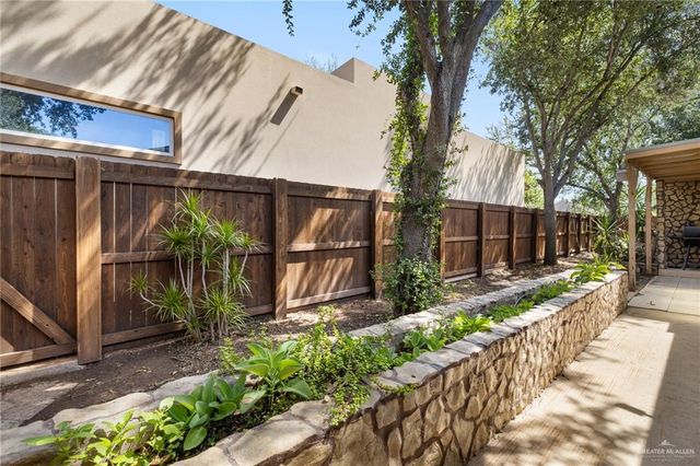 2306 Flores Drive, Mission, TX 78574