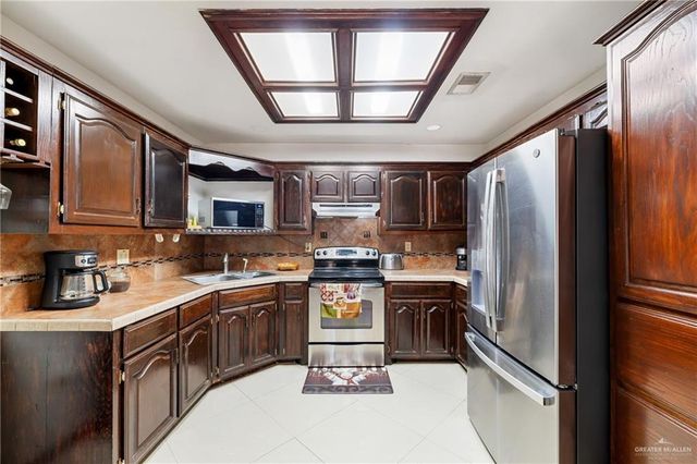 2306 Flores Drive, Mission, TX 78574