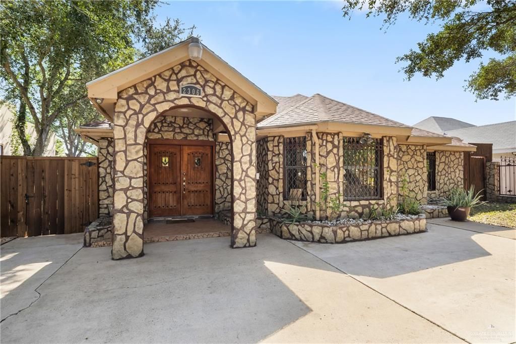 2306 Flores Drive, Mission, TX 78574