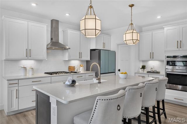 220 Knob Creek Court, Lake St Louis, MO 63367