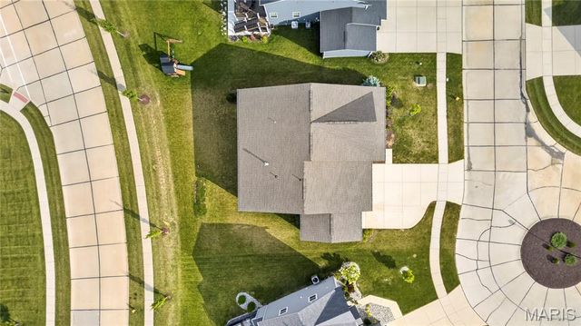 220 Knob Creek Court, Lake St Louis, MO 63367