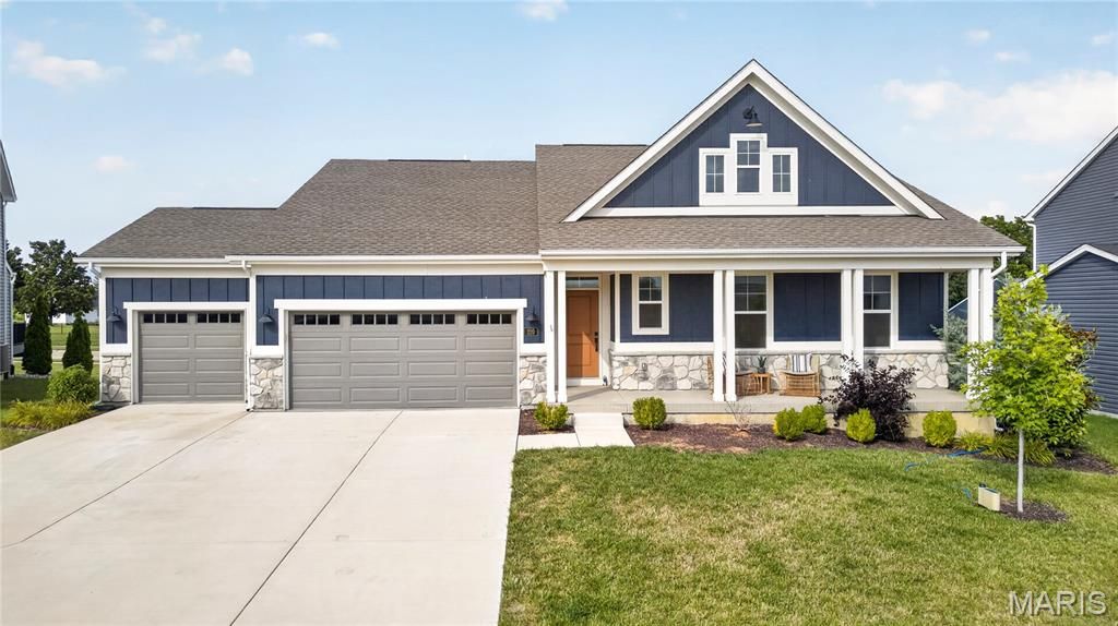 220 Knob Creek Court, Lake St Louis, MO 63367
