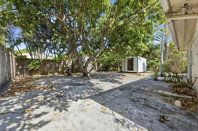 225 Plymouth Road, West Palm Beach, FL 33405