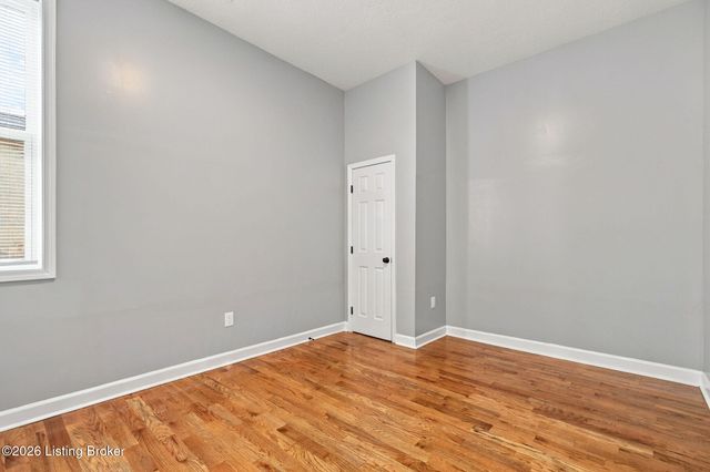 2331 W Market St, Louisville, KY 40212