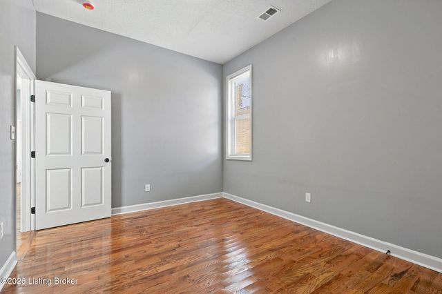 2331 W Market St, Louisville, KY 40212