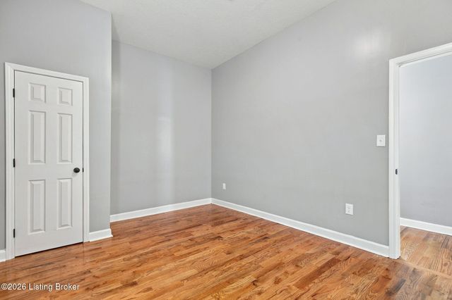 2331 W Market St, Louisville, KY 40212