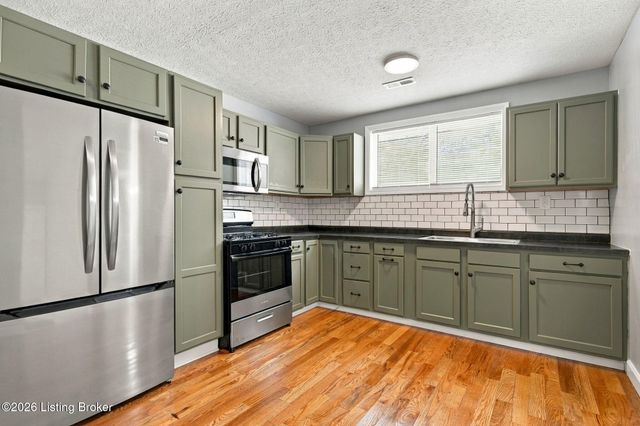 2331 W Market St, Louisville, KY 40212