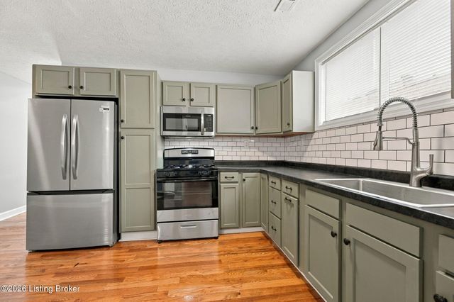2331 W Market St, Louisville, KY 40212