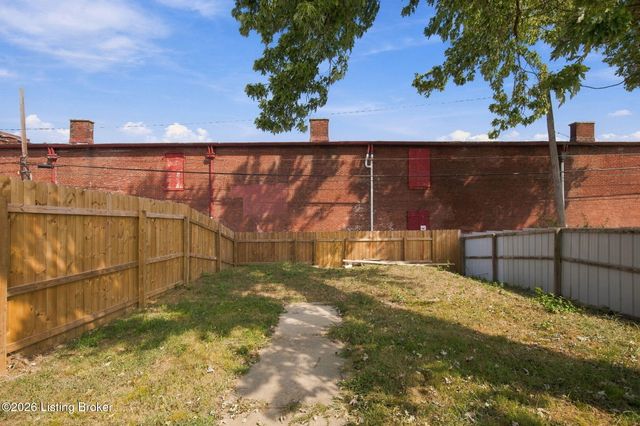 2331 W Market St, Louisville, KY 40212