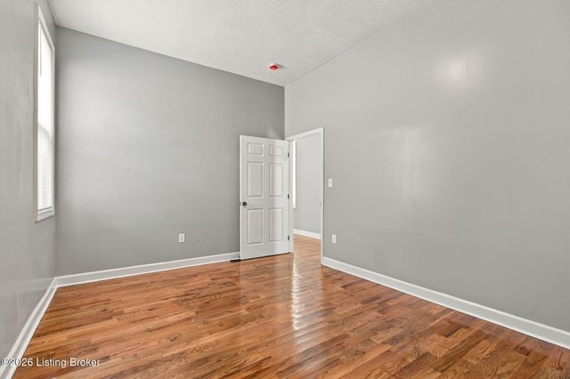 2331 W Market St, Louisville, KY 40212