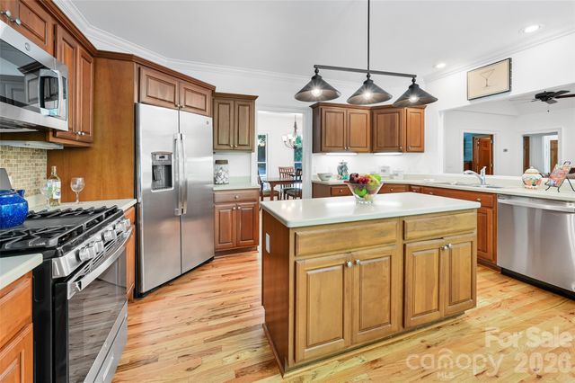 109 Chattooga Run, Hendersonville, NC 28739