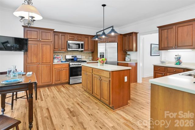 109 Chattooga Run, Hendersonville, NC 28739