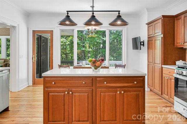 109 Chattooga Run, Hendersonville, NC 28739