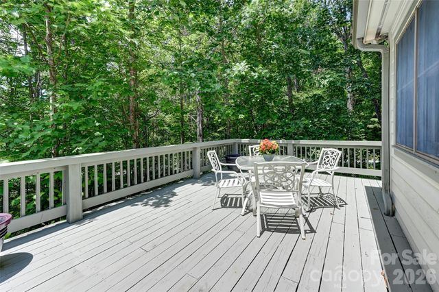 109 Chattooga Run, Hendersonville, NC 28739