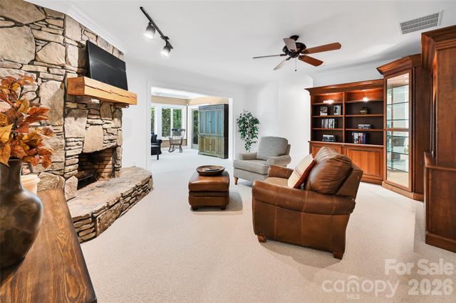 109 Chattooga Run, Hendersonville, NC 28739