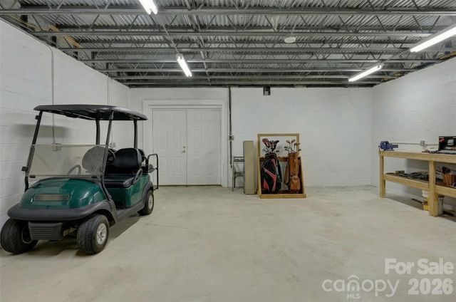 109 Chattooga Run, Hendersonville, NC 28739