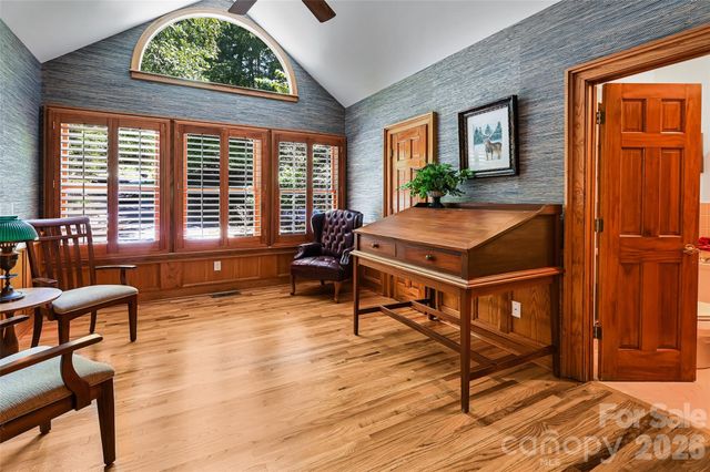 109 Chattooga Run, Hendersonville, NC 28739