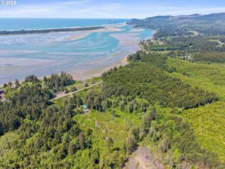 6075 WHISKEY CREEK Rd, Tillamook, OR 97141