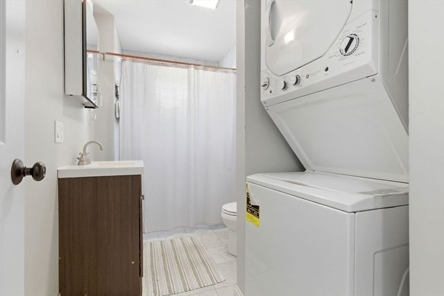43 Derby St A, Somerville, MA 02145