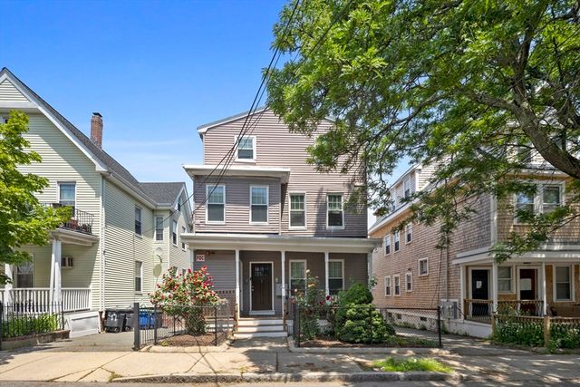 43 Derby St A, Somerville, MA 02145