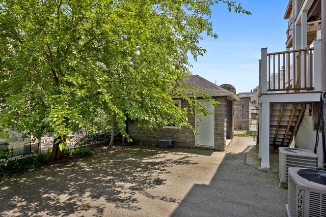 43 Derby St A, Somerville, MA 02145