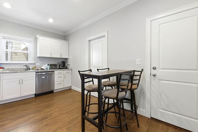 43 Derby St A, Somerville, MA 02145