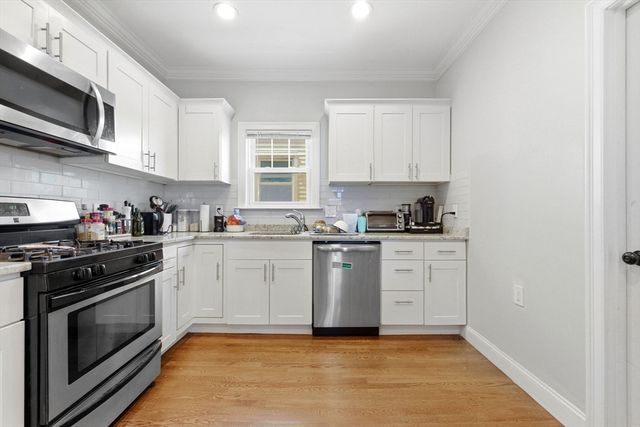 43 Derby St A, Somerville, MA 02145
