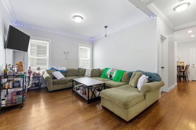 43 Derby St A, Somerville, MA 02145