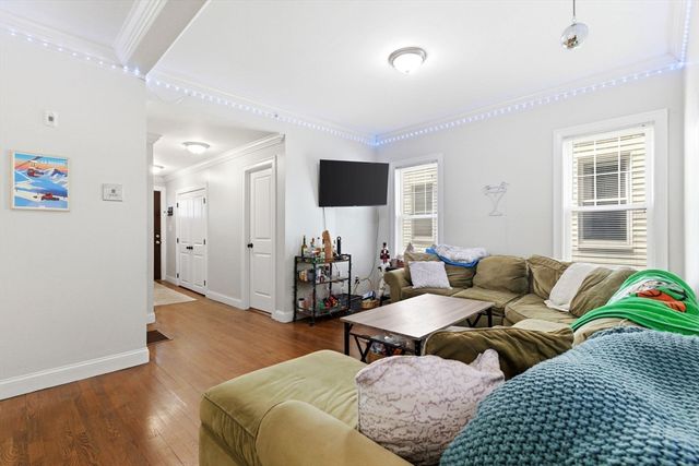 43 Derby St A, Somerville, MA 02145