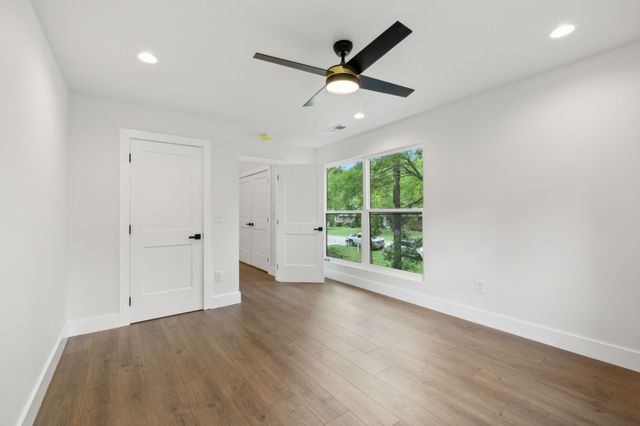 102 Cayce Valley Dr, Columbia, TN 38401