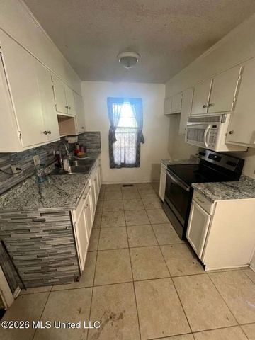 916 E Birch Drive, Gulfport, MS 39503