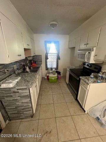 916 E Birch Drive, Gulfport, MS 39503
