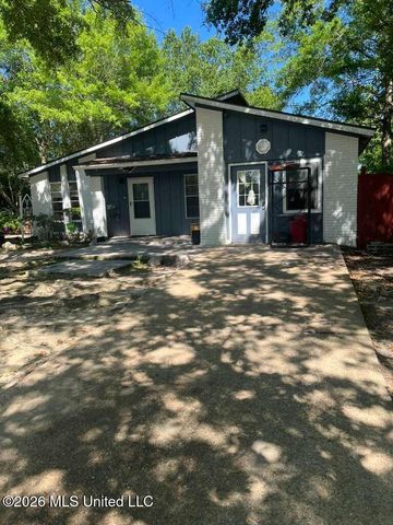 916 E Birch Drive, Gulfport, MS 39503