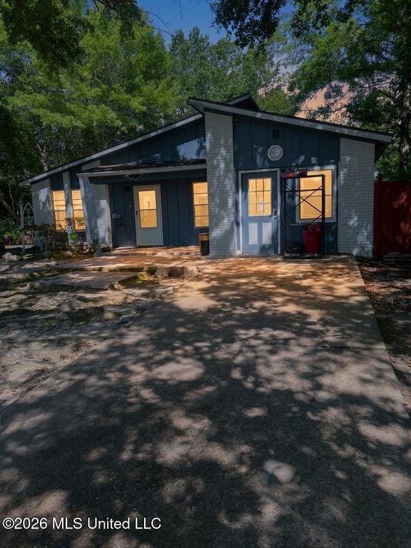 916 E Birch Drive, Gulfport, MS 39503