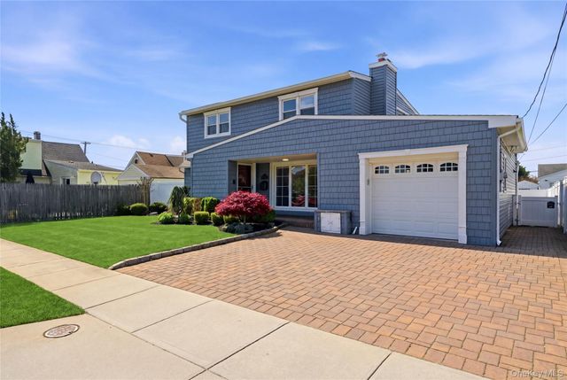 120 Franklin Place, Massapequa, NY 11758