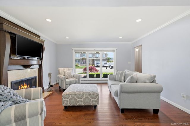 120 Franklin Place, Massapequa, NY 11758