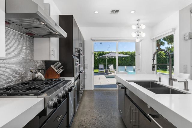 11 Sterling Place, Rancho Mirage, CA 92270