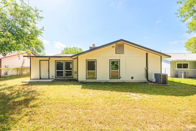 10627 GREEN TIMBER ST, San Antonio, TX 78223