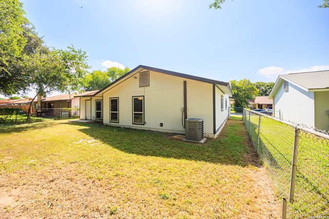 10627 GREEN TIMBER ST, San Antonio, TX 78223