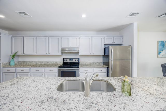 10627 GREEN TIMBER ST, San Antonio, TX 78223