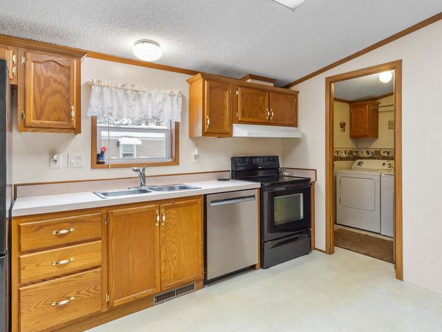 13 Kelly Lane, Coventry, RI 02816