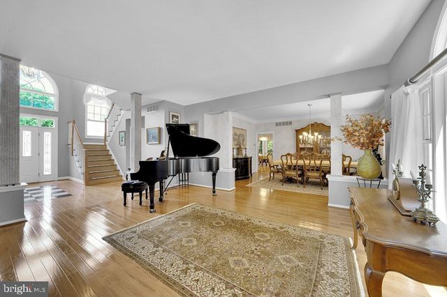 17 STANWYCK RD, Mount Laurel, NJ 08054
