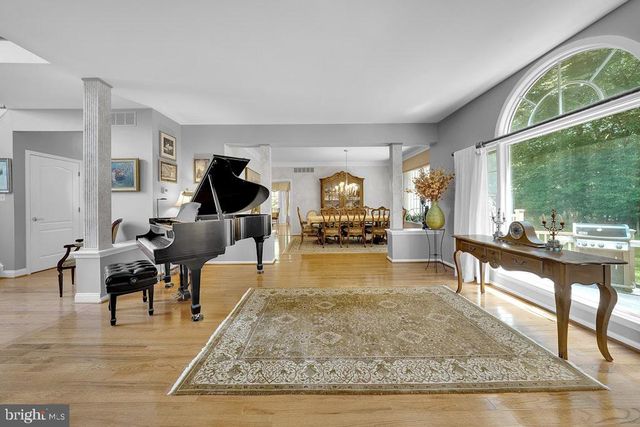 17 STANWYCK RD, Mount Laurel, NJ 08054