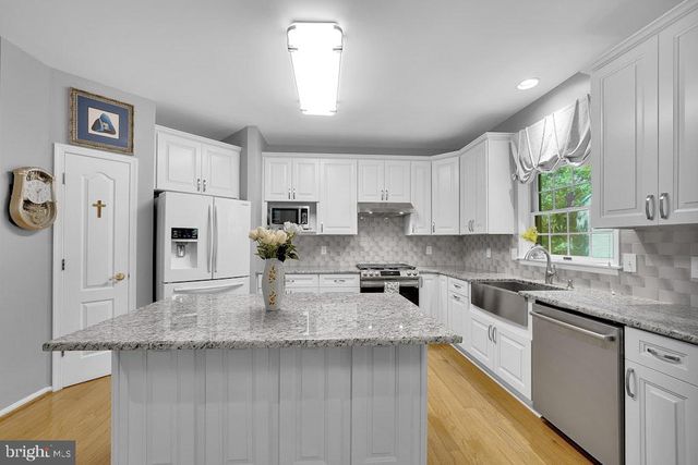 17 STANWYCK RD, Mount Laurel, NJ 08054
