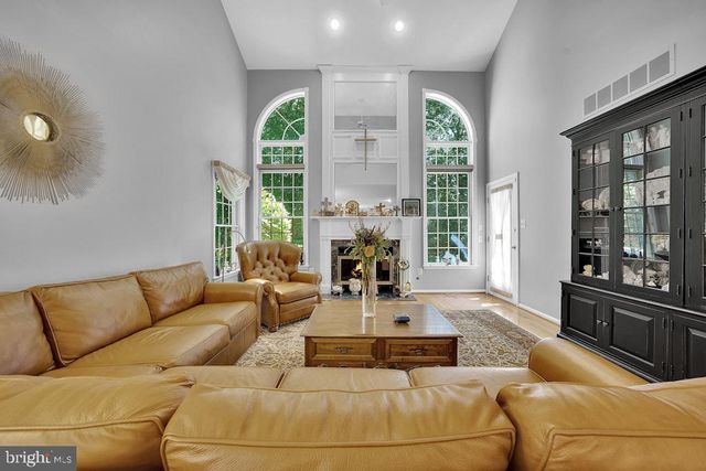 17 STANWYCK RD, Mount Laurel, NJ 08054