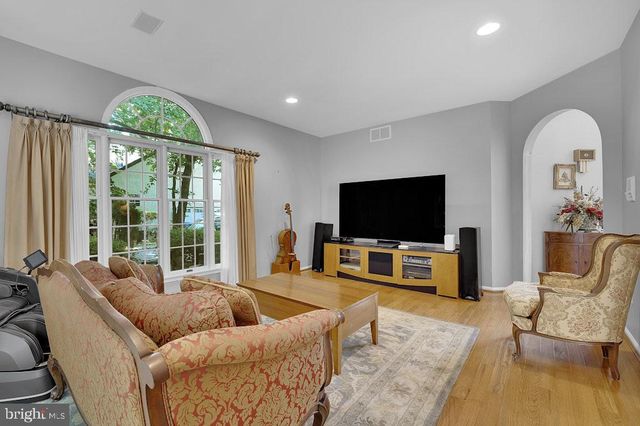 17 STANWYCK RD, Mount Laurel, NJ 08054