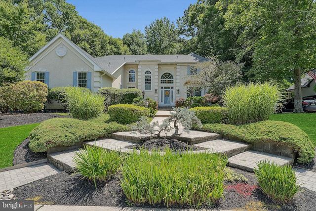 17 STANWYCK RD, Mount Laurel, NJ 08054